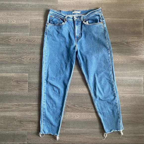 Levi’s Mom Jean - Picture 1 of 8